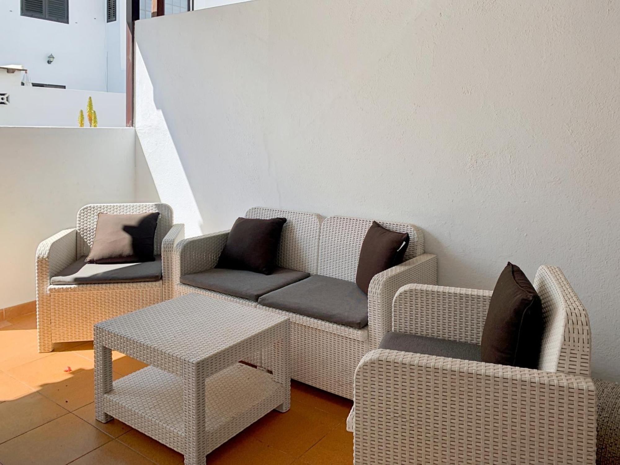 Habitaciones Privadas Cerca De La Playa Y Aeropuerto En Casa Compartida Con Otros Huespedes Playa Honda  Dış mekan fotoğraf