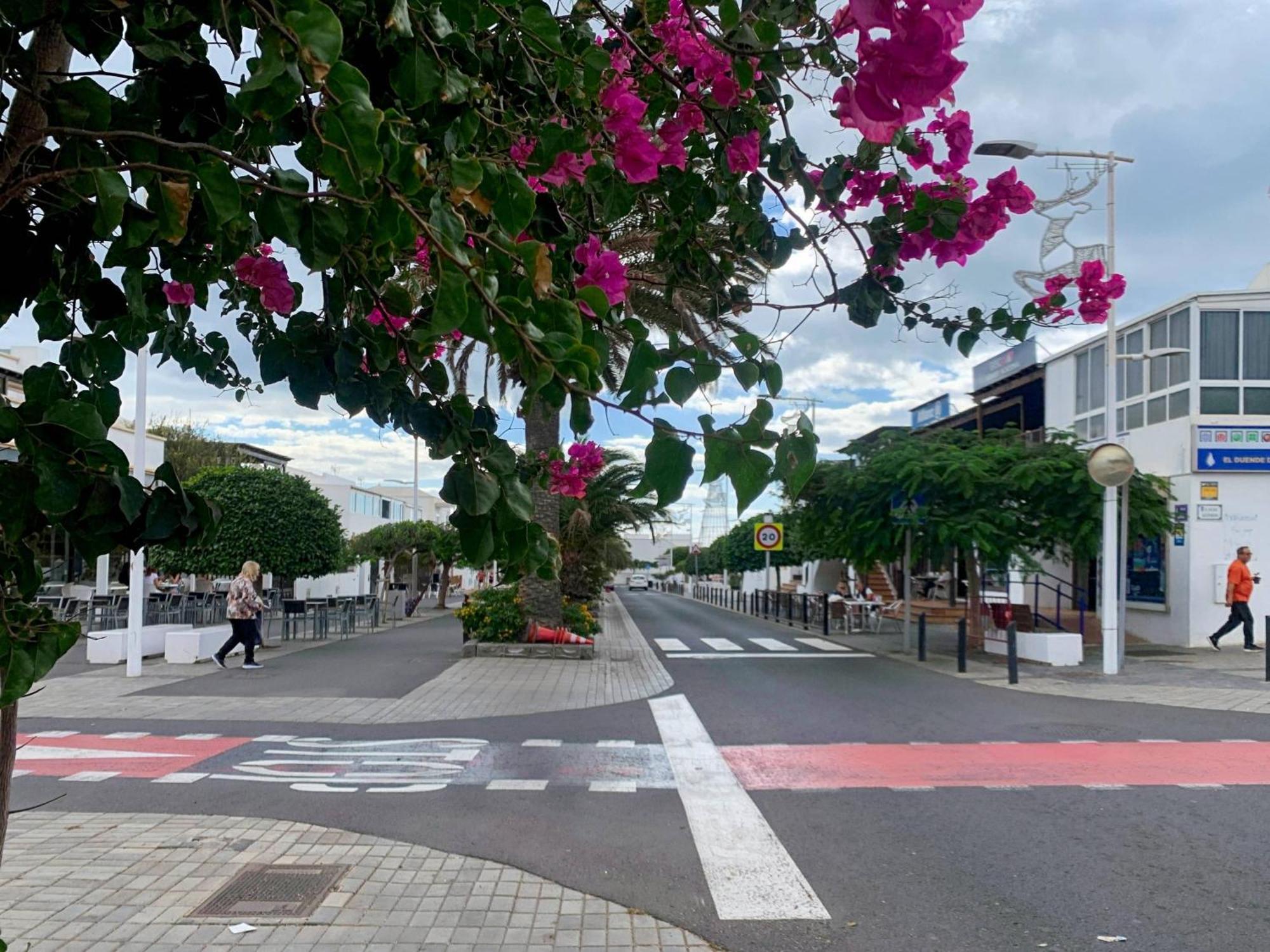 Habitaciones Privadas Cerca De La Playa Y Aeropuerto En Casa Compartida Con Otros Huespedes Playa Honda  Dış mekan fotoğraf