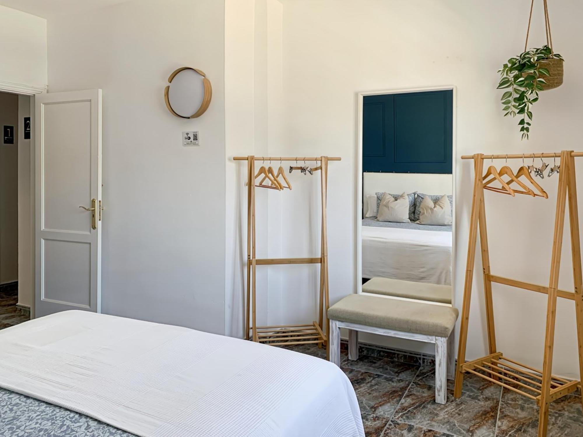 Habitaciones Privadas Cerca De La Playa Y Aeropuerto En Casa Compartida Con Otros Huespedes Playa Honda  Dış mekan fotoğraf