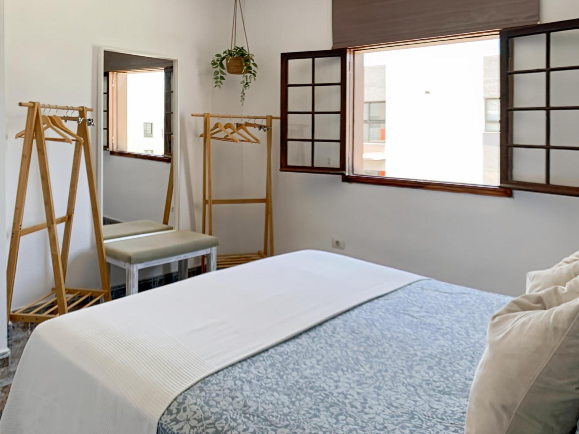 Habitaciones Privadas Cerca De La Playa Y Aeropuerto En Casa Compartida Con Otros Huespedes Playa Honda  Dış mekan fotoğraf
